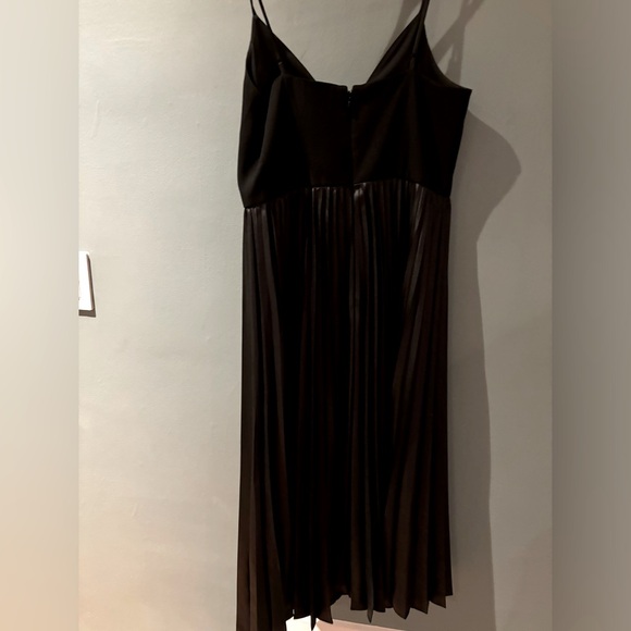 Halston LBD size 6 - Picture 2 of 2